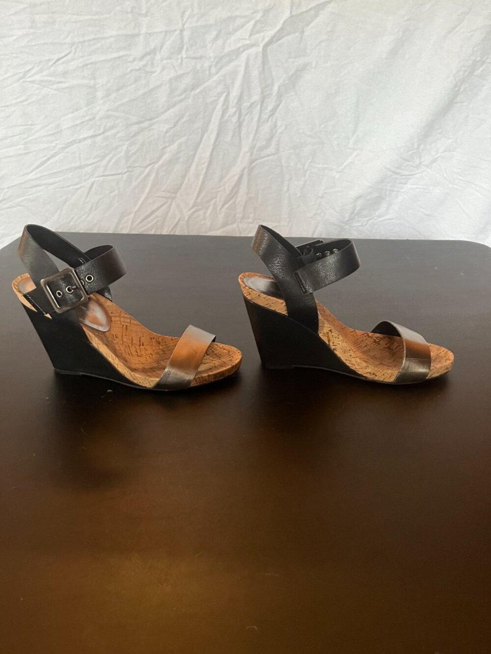 BCBG Size 8M Brown and Black Heels - Picture 5 of 5